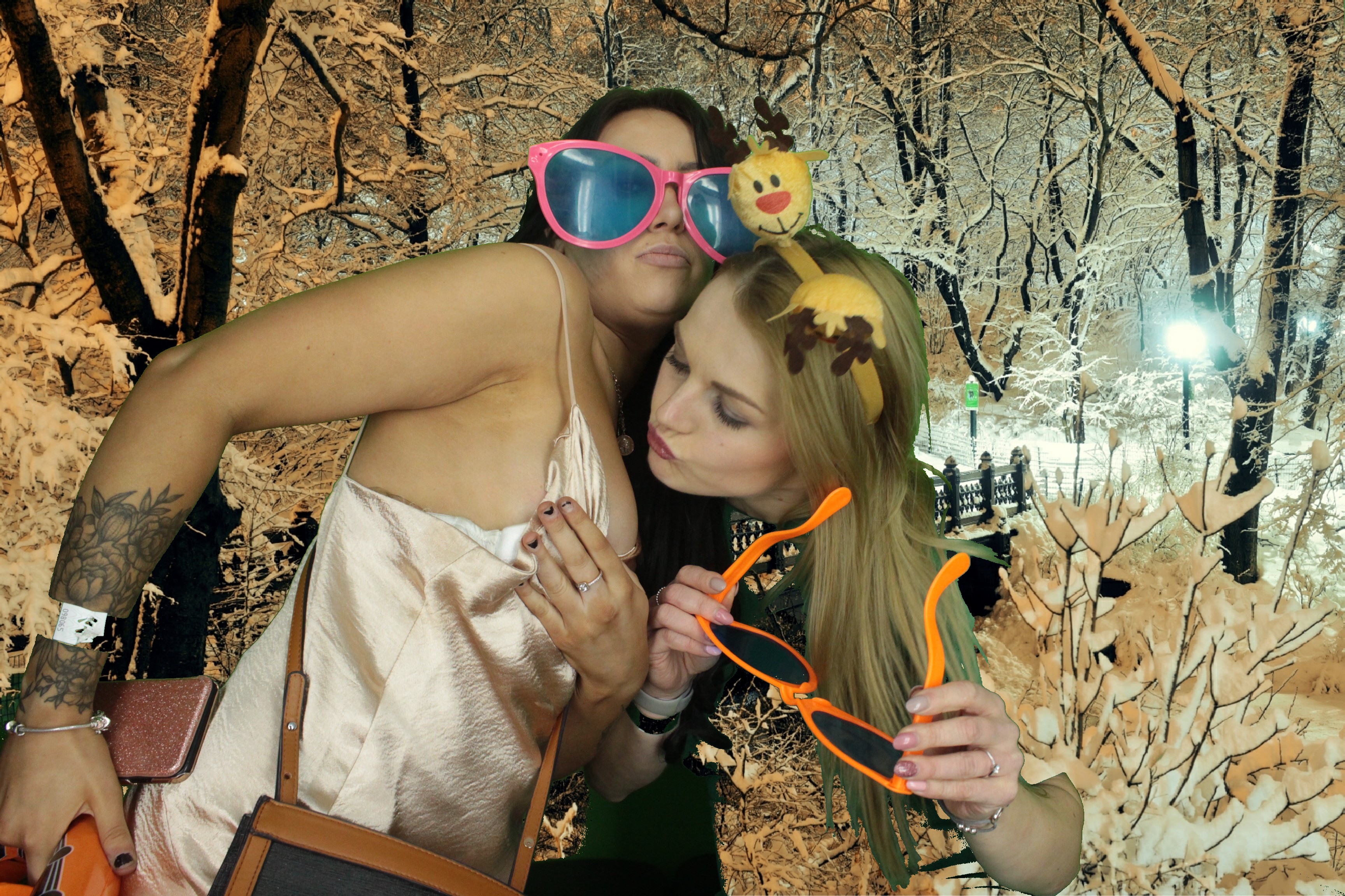 One Line Christmas Party | View more photos from the event at gallery.myphotoboothexperience.co.uk/u/MyPhotoBoothExperienceLtd/One-Line-Christmas-Party